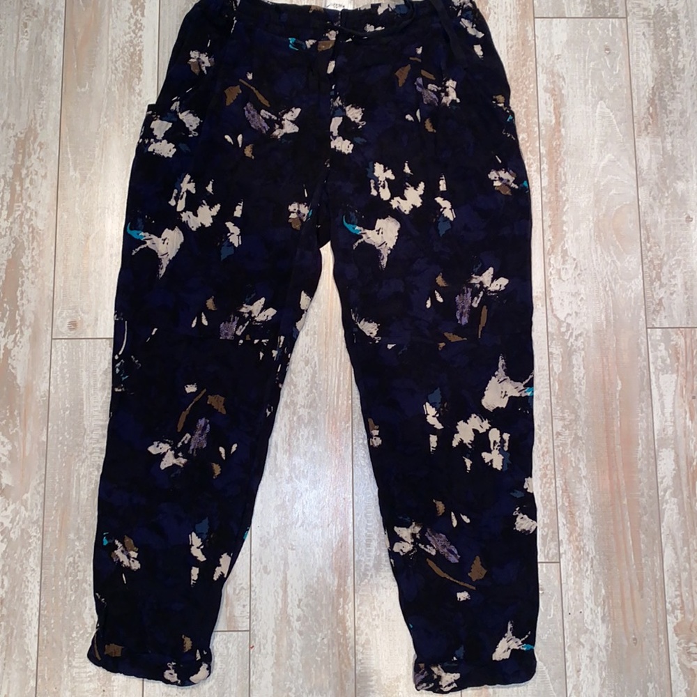 Wilfred Aritzia Floral Marais‎ Pant Women's Medium Black Purple Ankle Button Fly